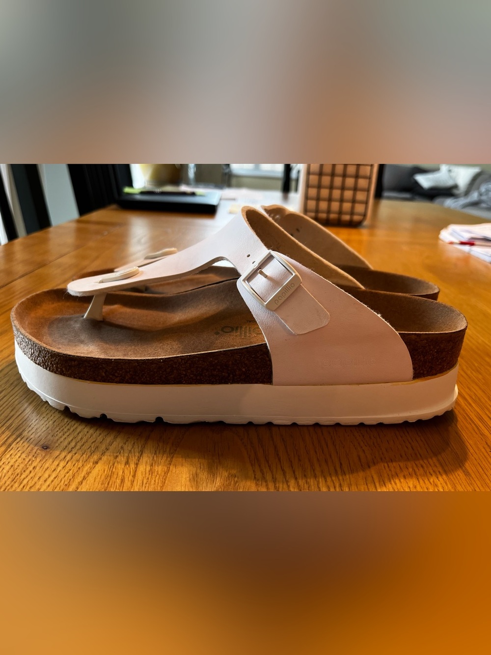 Women’s Birkenstock White Gizeh Sandals- Size 40 - Picture 4 of 7